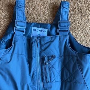 Toddler Snow Suite Old Navy (5Y)